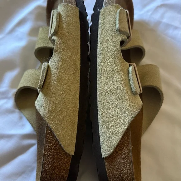 Birkenstock Kids Sandals in Tan Suede - Picture 5 of 8